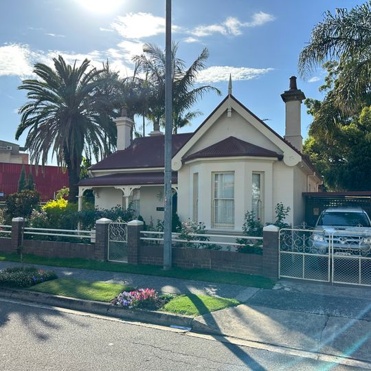 Lyndeer House and Stables
