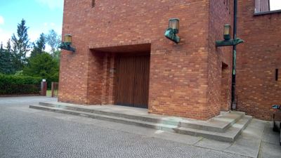 Entrance 1