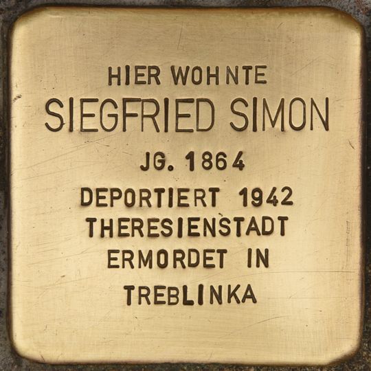 Stolperstein en memoria de Siegfried Simon