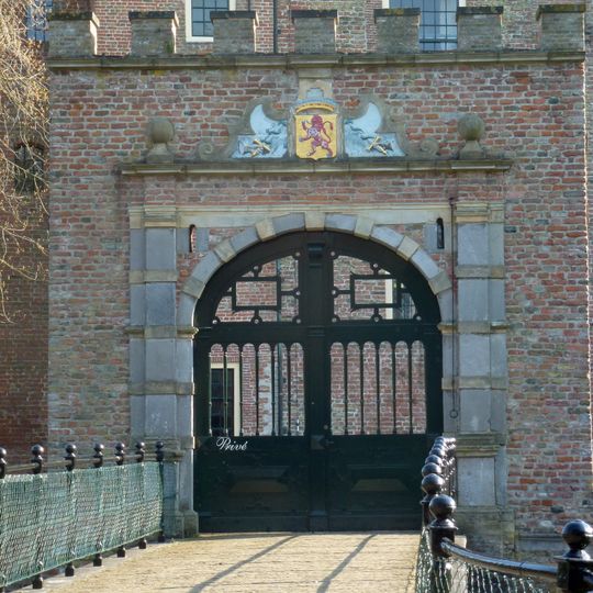 Slot Haamstede: brug met poort