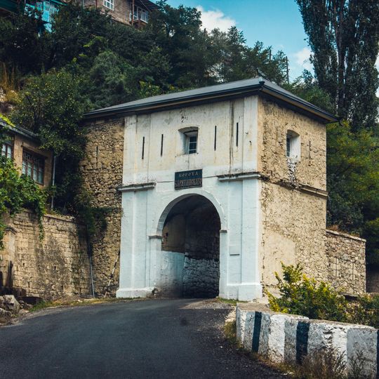 Нижние ворота крепости