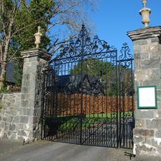 Caernarfon Gates and Gate Piers to Amgueddfa Lloyd George