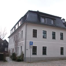 Pfarrhaus in offener Bebauung Kirchplatz 12