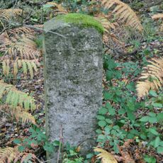 Milestone, near turnpike cottage