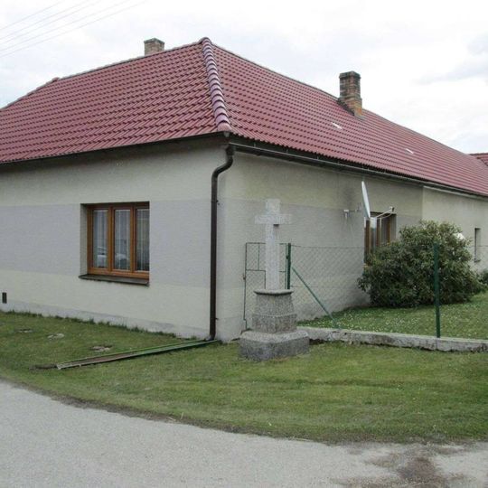 Kříž v Horních Kněžekladech