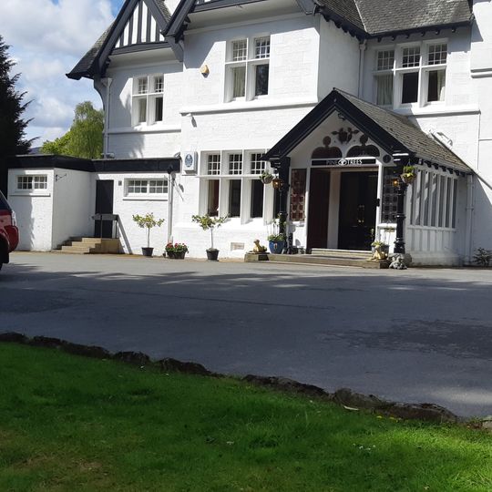 Pine Trees Hotel, Strathview Terrace