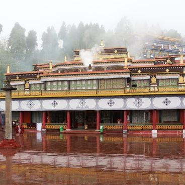 Klasztory i świątynie Himalajów