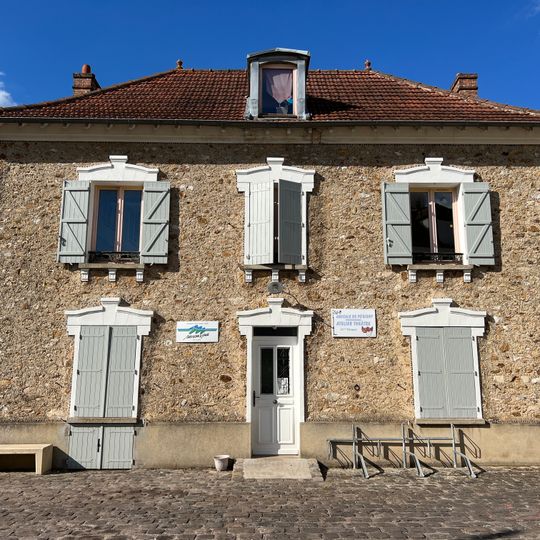 Demeure, 8 rue de Mandres