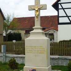 Betkreuz Dorfplatz 13 (bei)