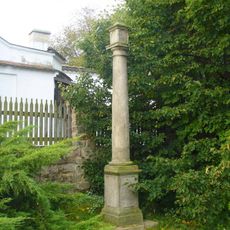 Boží muka u kaple v Knínici