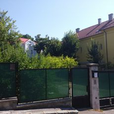 Vila so záhradou, záhrada