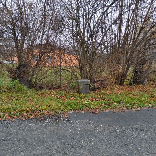 Torzo kříže v severní části vsi