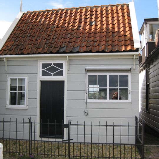 Houten dwarshuisje. Huidig aspect 19e-eeuws