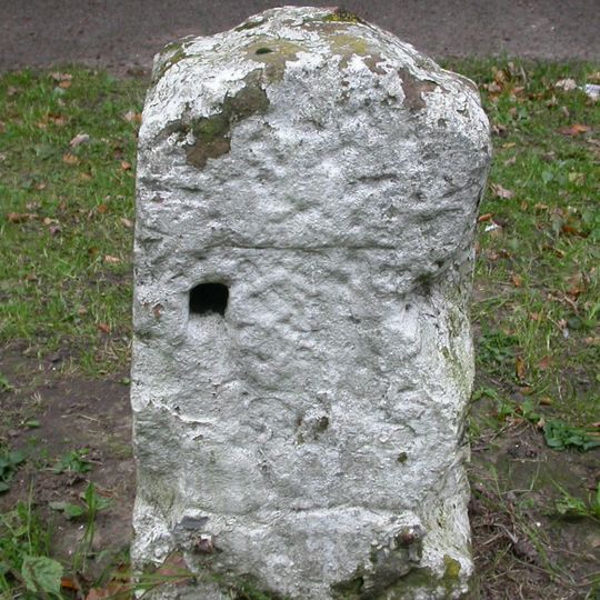 Milestone, Kenilworth Road; between Nos 63 & 65