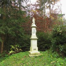 Socha Ježíšem s beránkem za Bludovem