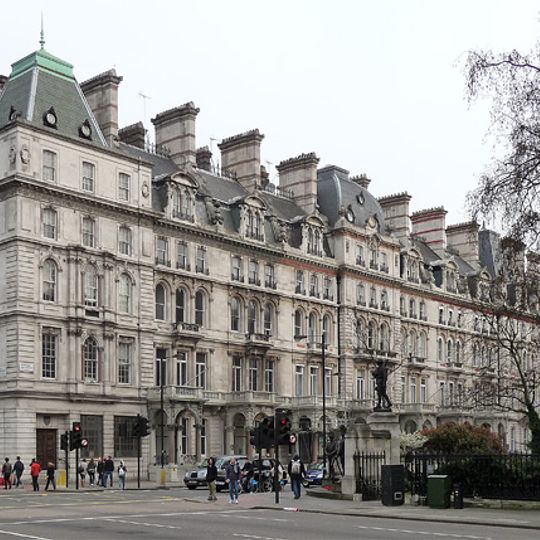 Screen Wall And Gateway To Beeston Place
