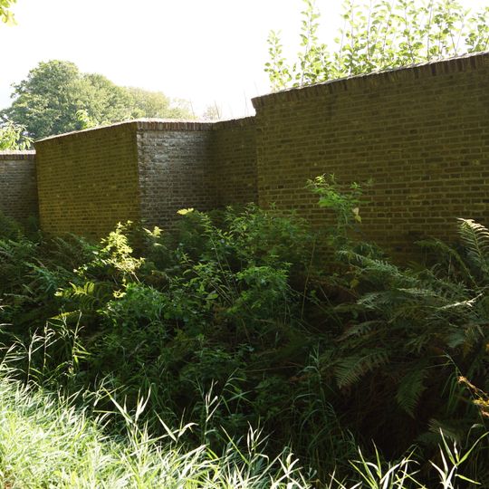 Groeneveld: tuinmuur