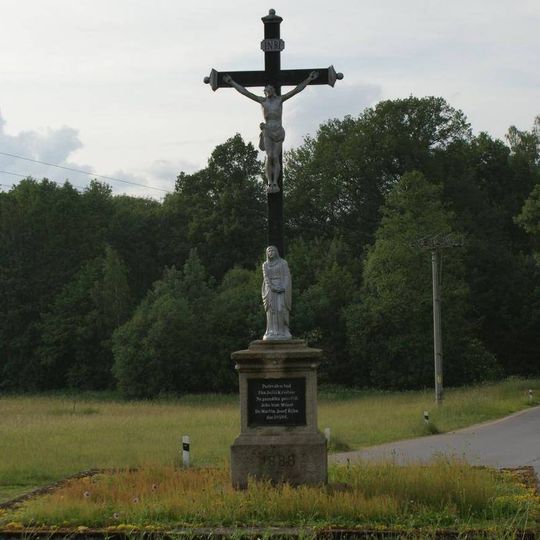 Boží muka na západním okraji obce u silnice na Majdalenu