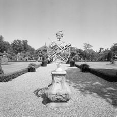 Twickel: zonnewijzer rotstuin