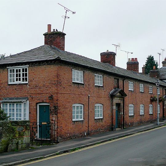 Range of 4 cottages opposite numbers 1 to 4