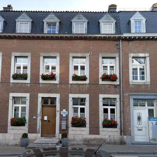 Haus Paveestraße 13-15