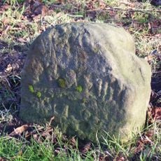 Milestone, Old London Road; Little Morton Farm, half mile S of level crossing