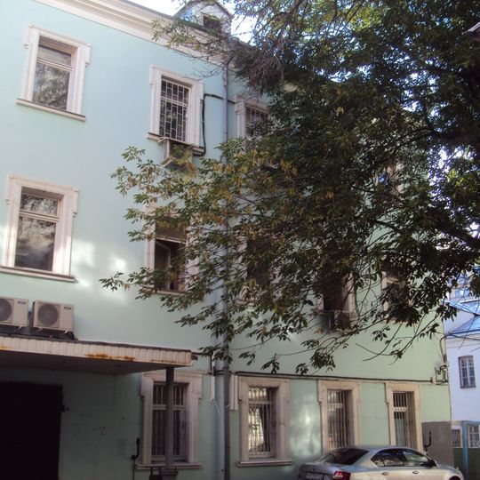 Флигель дворовый