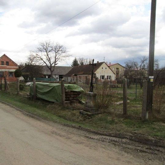 Kříž jižně od Záhoří