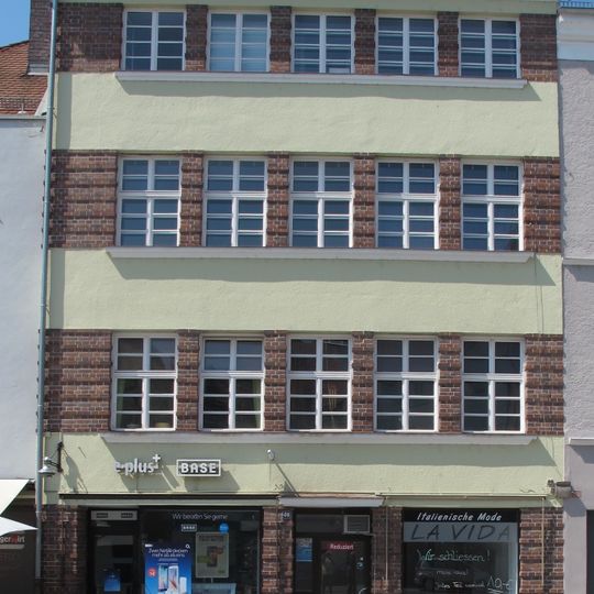 Wohn- und Geschäftshaus