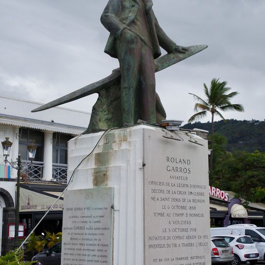 Statue de Roland Garros