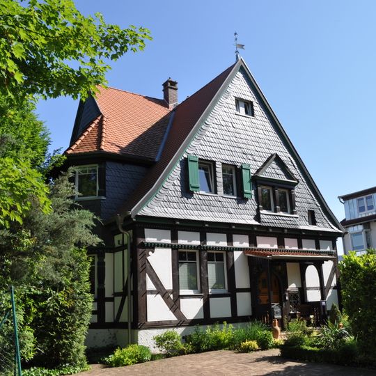 Wohnhaus im Heimatstil um 1920