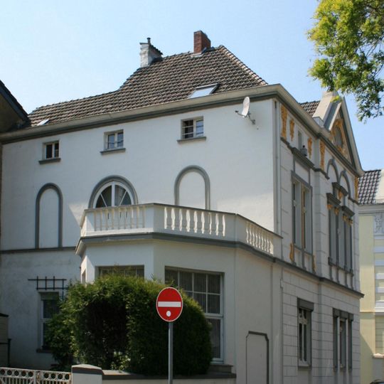 Wilhelm-Niessen-Straße 13