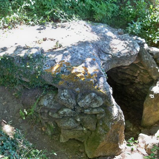 Dolmen de la Pichone de Ménerbes
