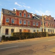 Doppelmietshaus in offener Bebauung, mit Vorgarten Frankenberger Straße 233; 235
