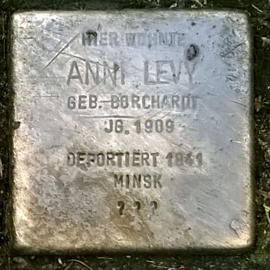 Stolperstein en memoria de Anni Levy