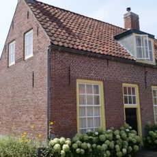 Huis met rechte gevel