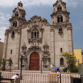 Iglesia Virgen Milagrosa, Miraflores