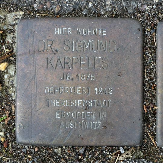 Stolperstein en memoria de Sigmund Karpeles