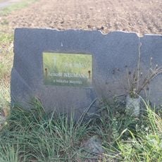 Pomníček Arnošta Neumanna