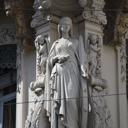 Statue de sainte Catherine