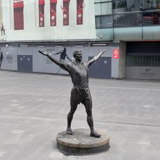 Tony Adams statue