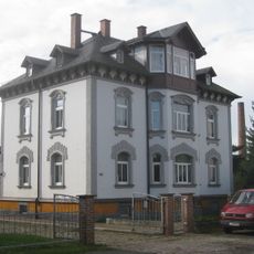 Villa mit Vorgarten Schulstraße 112