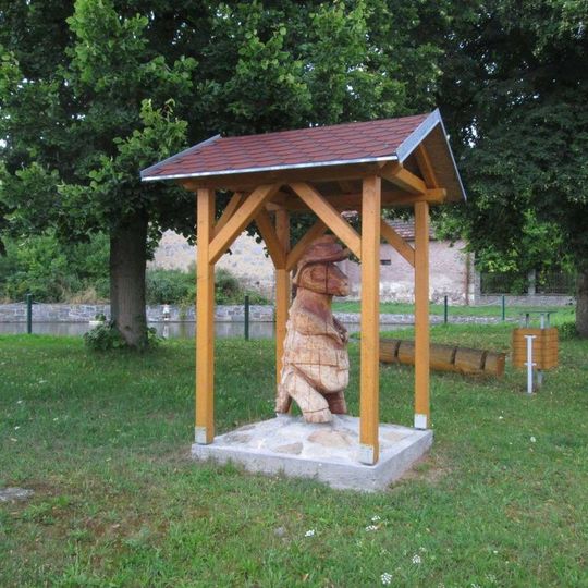 Socha ještěra v Maňovicích