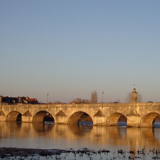 Grand pont sur la Loire