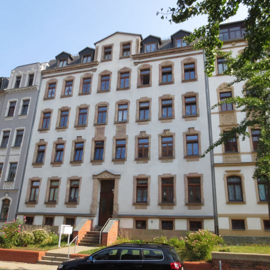 Mietshaus in geschlossener Bebauung mit Vorgarten Margaretenstraße 54