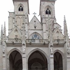 Our Lady Colegiate church in Semur-en-Auxois