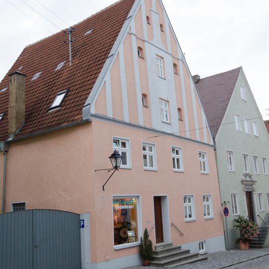 Wohn- und Geschäftshaus