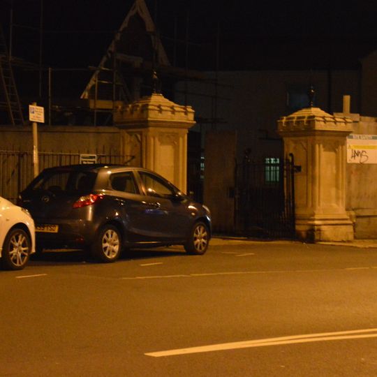 Gate Piers And Gates To Highland Road Cemetery