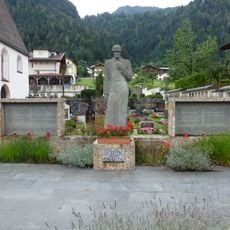 Friedhof mit Kriegerdenkmal