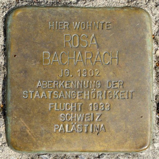 Stolperstein en memoria de Rosa Bacharach
